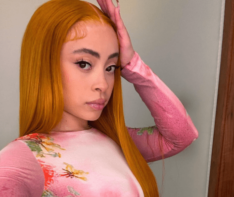 Ice Spice Shares Swimsuit Photo as "Princess of Rap"