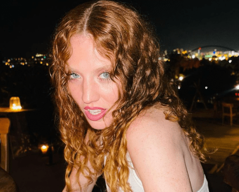 Jess Glynne Shares Swimsuit Photo “On the Island”