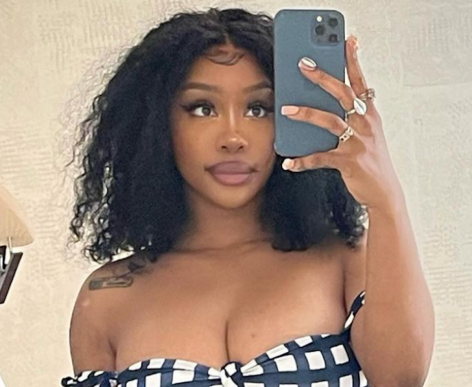 SZA Shares Swimsuit Photo as "Vibes Were Positive"