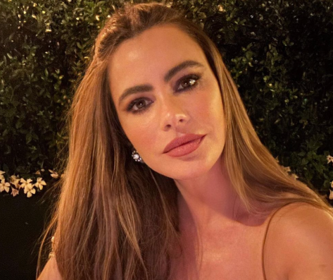 Sofía Vergara Shares Swimsuit Photo Begging "Let Summer Not End"