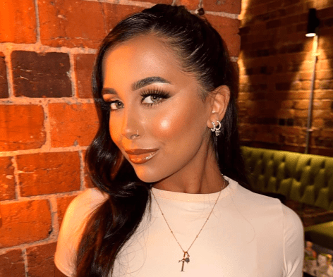 Love Island’s Tink Reading Shares Swimsuit Photo Touting “Crew Love”