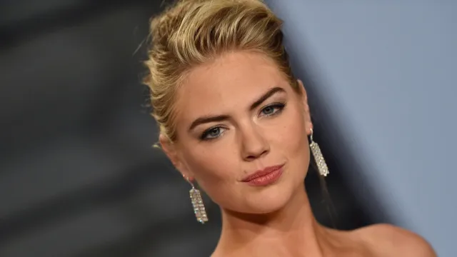 BEVERLY HILLS, CA - MARCH 04: Model Kate Upton attends the 2018 Vanity Fair Oscar Party hosted by Radhika Jones at Wallis Annenberg Center for the Performing Arts on March 4, 2018 in Beverly Hills, California. (Photo by Axelle/Bauer-Griffin/FilmMagic)