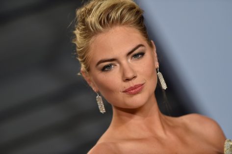 BEVERLY HILLS, CA - MARCH 04: Model Kate Upton attends the 2018 Vanity Fair Oscar Party hosted by Radhika Jones at Wallis Annenberg Center for the Performing Arts on March 4, 2018 in Beverly Hills, California. (Photo by Axelle/Bauer-Griffin/FilmMagic)