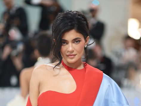 NEW YORK, NEW YORK - MAY 01: Kylie Jenner attends The 2023 Met Gala Celebrating "Karl Lagerfeld: A Line Of Beauty" at The Metropolitan Museum of Art on May 01, 2023 in New York City. (Photo by Dimitrios Kambouris/Getty Images for The Met Museum/Vogue )