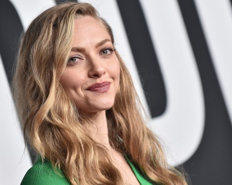 Amanda Seyfried Shares Swimsuit Photo Looking “So Beautiful”
