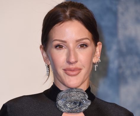 Ellie Goulding Shares Swimsuit Photo Saying “Keep Going”