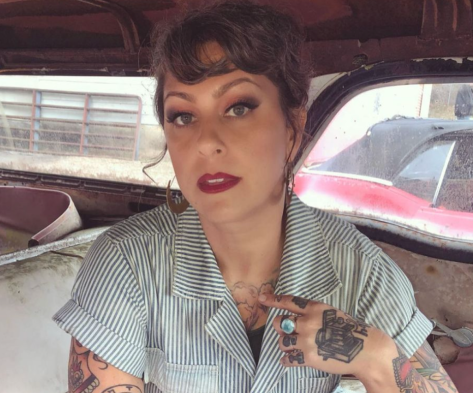 American Pickers' Danielle Colby Shares Swimsuit Photo to "Make a Splash"