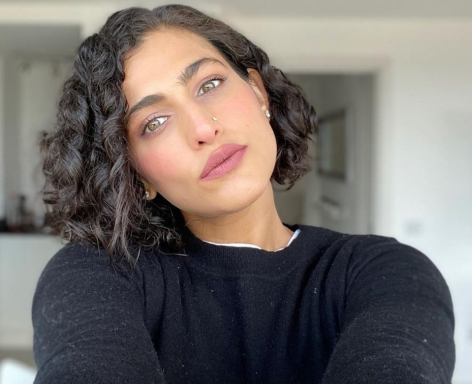 Kubbra Sait Shares Swimsuit Photo of "Peace"