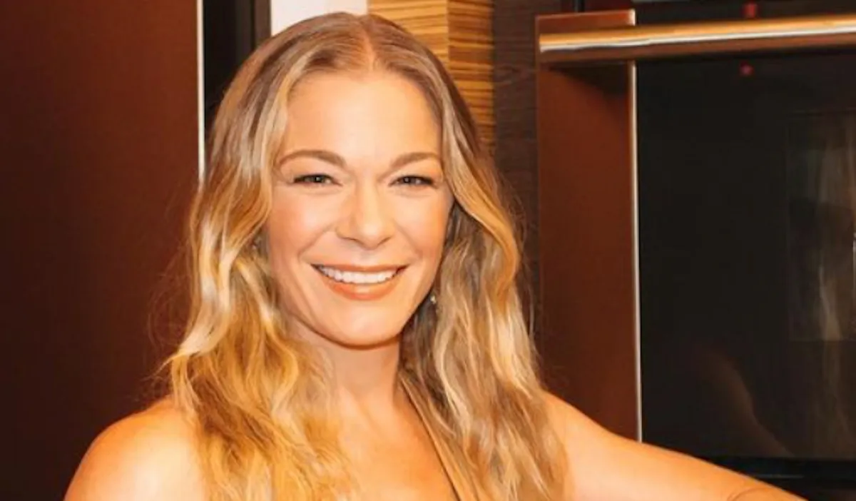 Country Music Star LeAnn Rimes Shares Rare Swimsuit Video — Celebwell