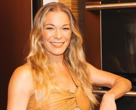 Country Music Star LeAnn Rimes Shares Rare Swimsuit Video