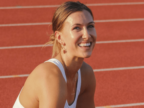 Pole Vaulter Riley White Shares Swimsuit Photo of "Happy Monday"