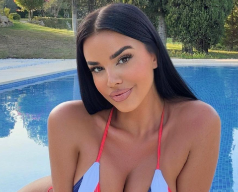 World Cup's "Sexiest Fan" Ivana Knöll Shares Swimsuit Photo Looking "Gorgeous"