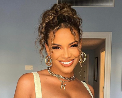 Catfish Star Kamie Crawford Shares Swimsuit Photo From Greece