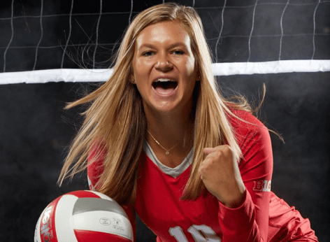 College Volleyball Star Mac Podraza Shares Swimsuit Photo of “Lake Day”