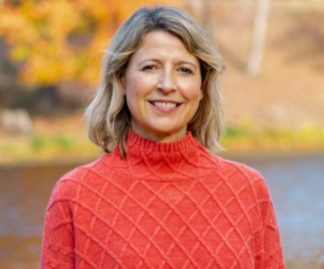 Great Weekends Star Samantha Brown Shares Swimsuit Photo From Iceland