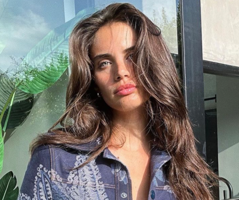 Victoria's Secret Model Sara Sampaio Shares Swimsuit Photo Looking "Magical"