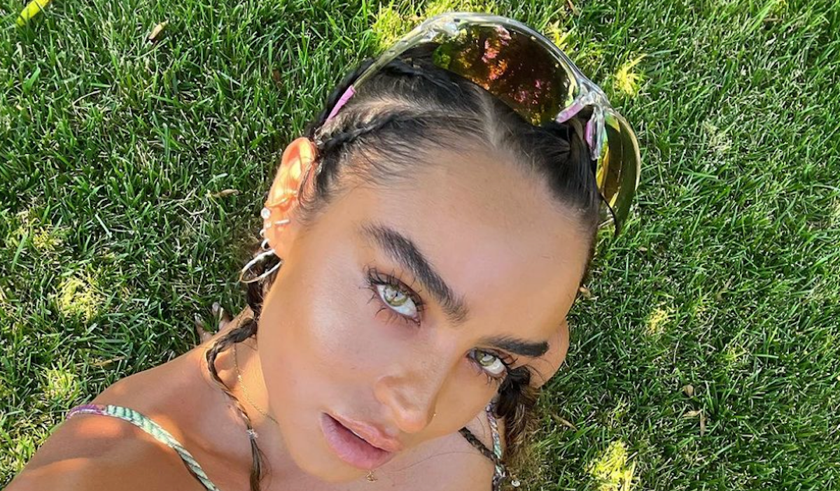 Fitness Model Sommer Ray Shares Bathing Suit Video Fitness Model Sommer Ray Shares Bathing Suit Video