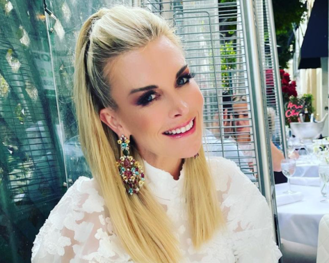 Tinsley Mortimer Shares Swimsuit Selfie With Engagement Ring