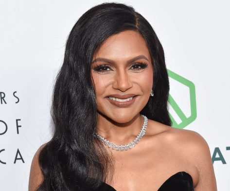 The Office’s Mindy Kaling Shares Swimsuit Photo as “I Love Bikinis”