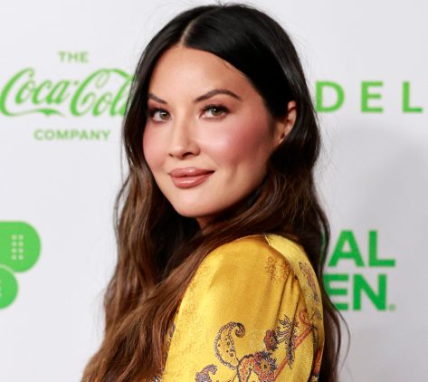 Olivia Munn Shares Swimsuit Photo Being "Delicious"