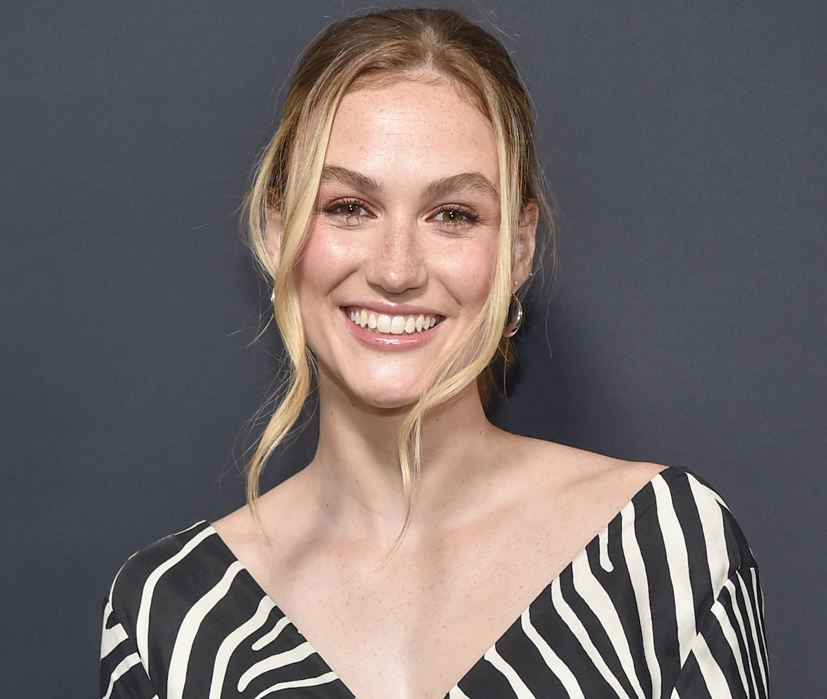 Bosch Star Madison Lintz Shares Swimsuit Photo From Spain Celebwell