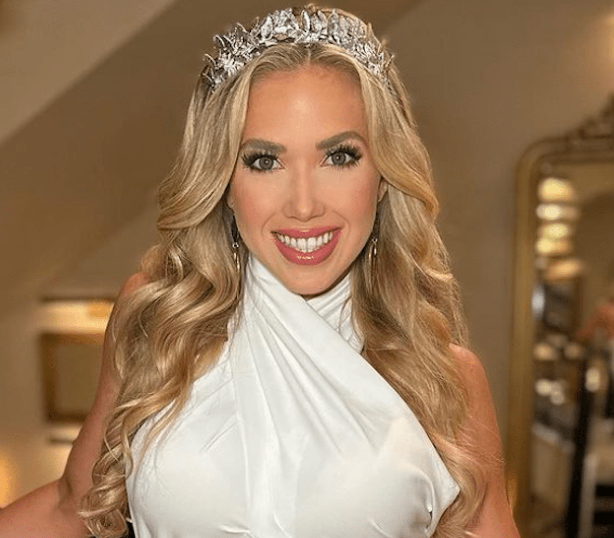 Chiefs Heiress Gracie Hunt Shares Swimsuit Photo of "Blue Lagoon" Chiefs Heiress Gracie Hunt Shares Swimsuit Photo of "Blue Lagoon"