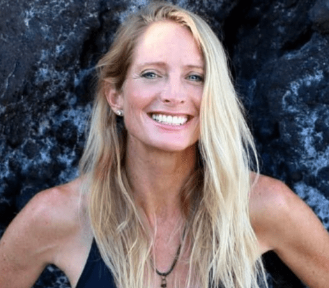 Friends Star Jane Sibbett Shares Swimsuit Photo That "Feels Like Summer"