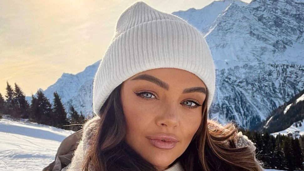Love Island s Kendall Rae Knight Shares Swimsuit Photo From Dolce love-island-s-kendall-rae-knight-shares-swimsuit-photo-from-dolce
