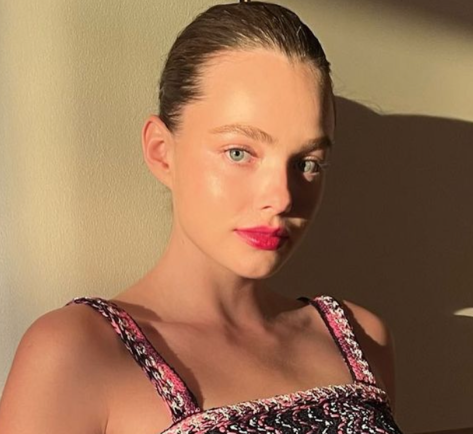 The Buccaneers Star Kristine Froseth Shares Swimsuit Photo "Best at Home"