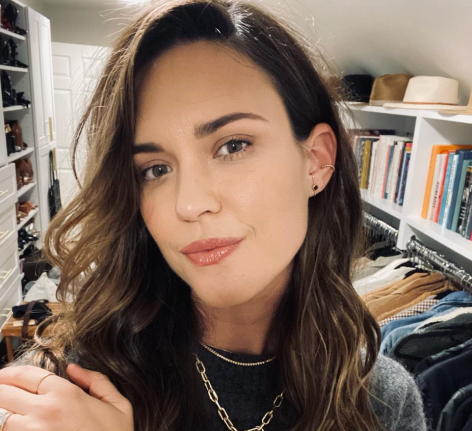Two and a Half Men Star Odette Annable Shares Swimsuit Photo From “Mexico”