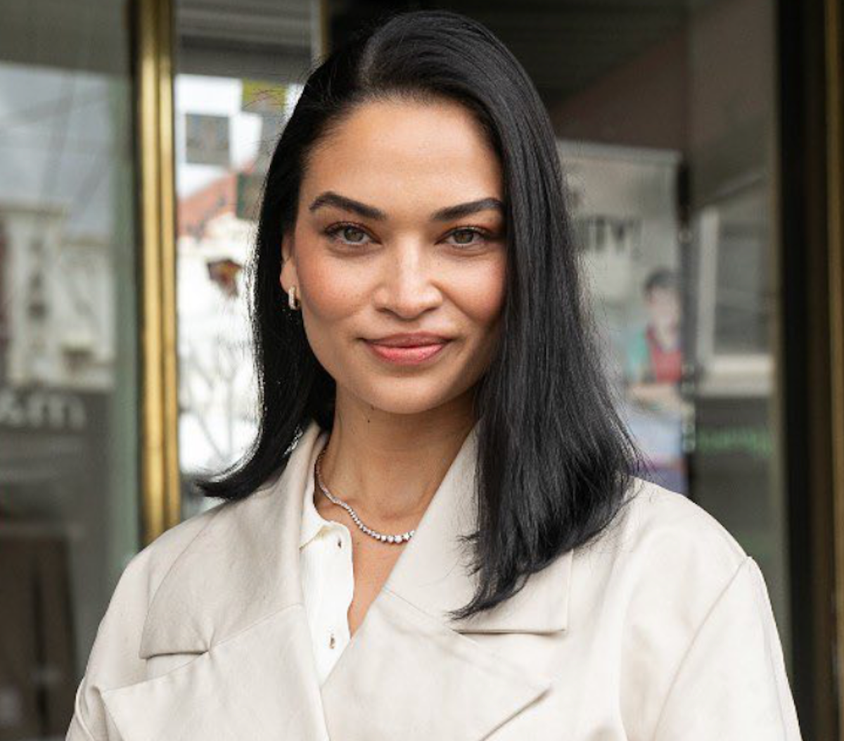 Victoria's Secret Angel Shanina Shaik Shares Swimsuit Photo From the ...