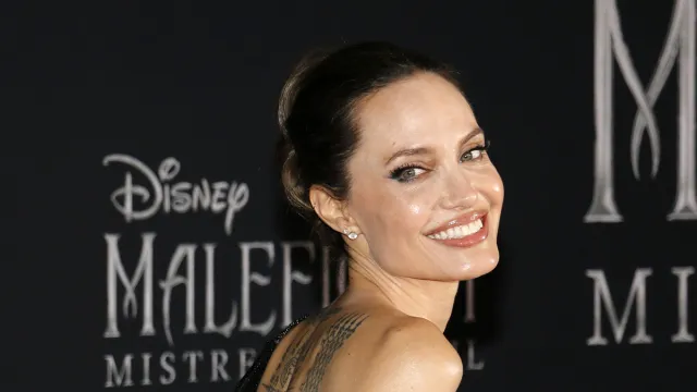 Angelina,Jolie,At,The,World,Premiere,Of,Disney's,'maleficent:,Mistress