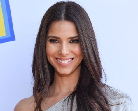 The Rookie Star Roselyn Sanchez Shares Swimsuit Photo of “Adios”