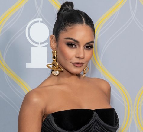 High School Musical Star Vanessa Hudgens Shares Swimsuit Photo With Sister