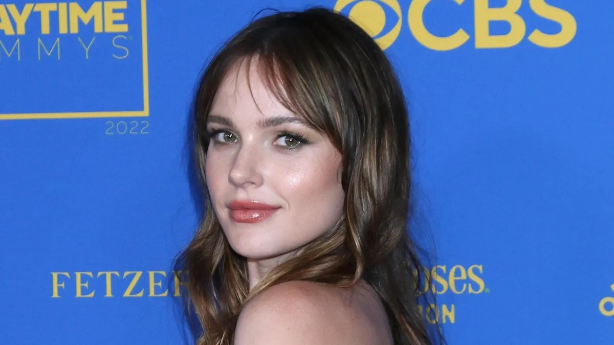 The Young and the Restless' Cait Fairbanks Shares Swimsuit Photo as ...