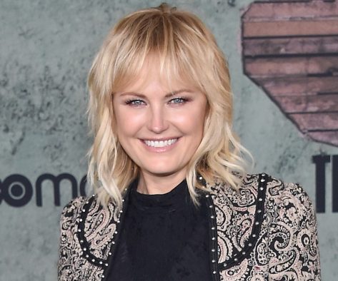 DC Star Malin Akerman Shares Swimsuit Photo of a "Mood"