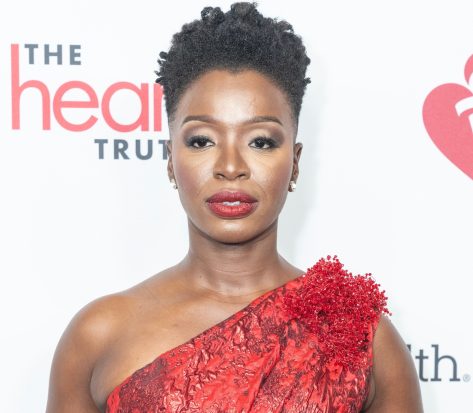 Bob Hearts Abishola Star Folake Olowofoyeku Shares Swimsuit Video From Jamaica