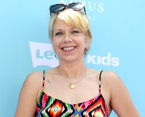 It’s Always Sunny in Philadelphia Star Mary Elizabeth Ellis Shares Swimsuit Photo From Iceland