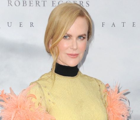 Aquaman Star Nicole Kidman Shares Swimsuit Photo of "Friday Feeling"