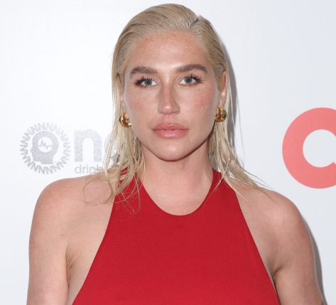 Kesha Shares Swimsuit Photo Calling 7/11 "Church"