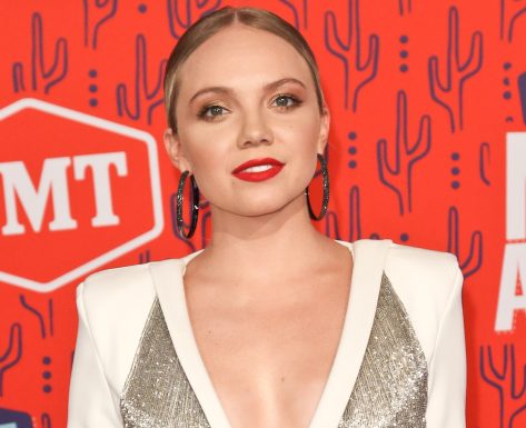 Danielle Bradbery Shows Off Toned Figure in Black Workout Pants and a Tank Top on Tour