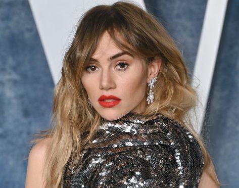 Robert Pattinson's Reported Fiancée Suki Waterhouse Shares Swimsuit Photo