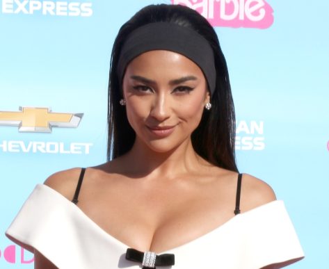 You Star Shay Mitchell Shares Swimsuit Photo From Italy