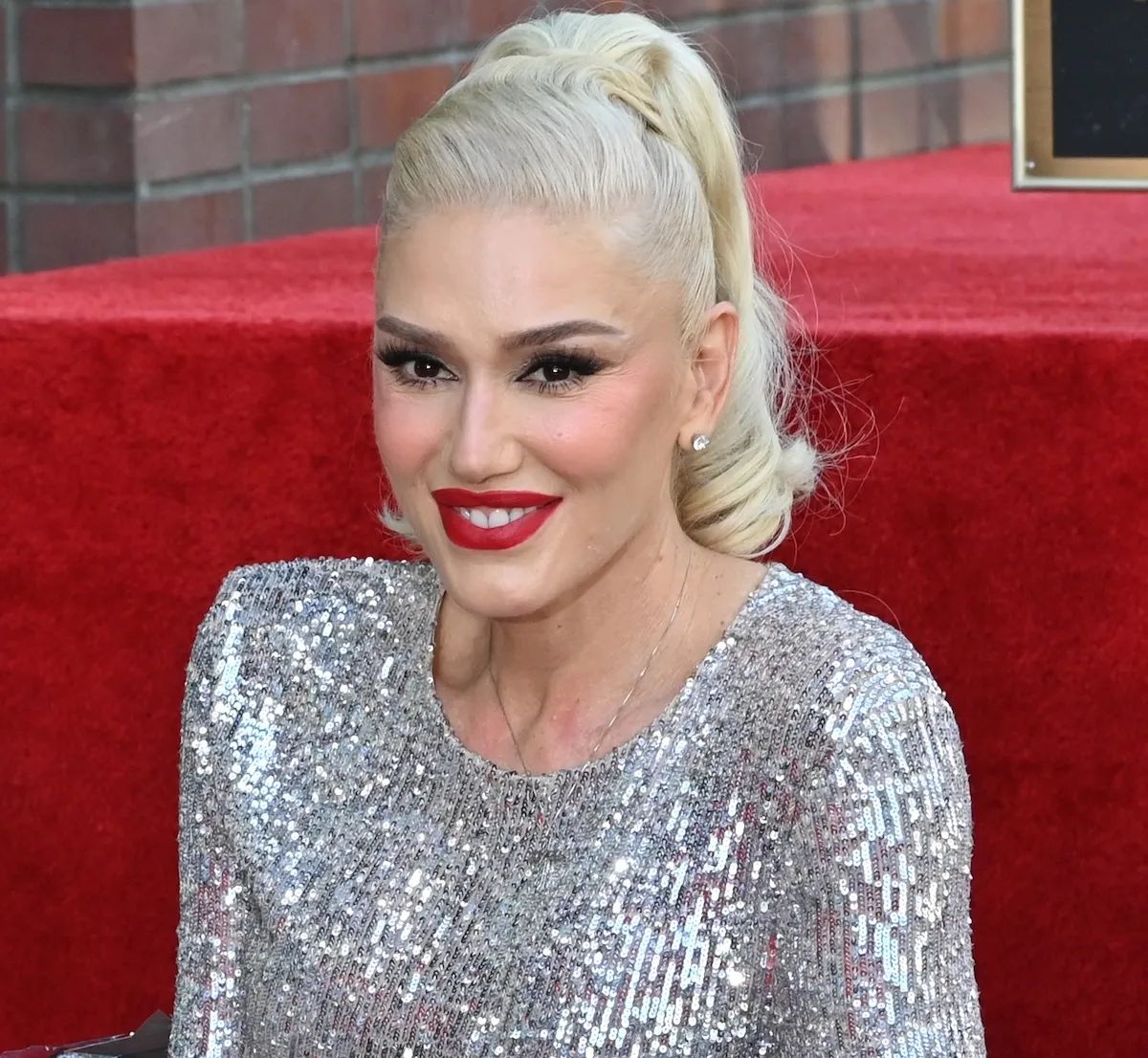 The Voice Star Gwen Stefani Shares Swimsuit Photo With Blake Shelton 