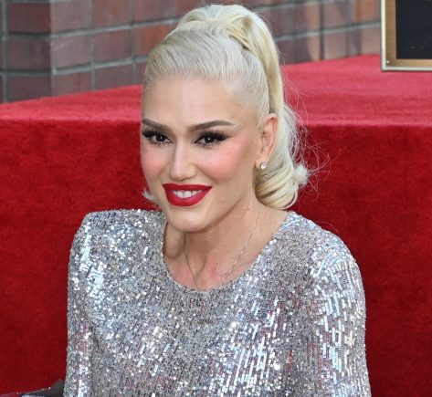 The Voice Star Gwen Stefani Shares Swimsuit Photo With Blake Shelton