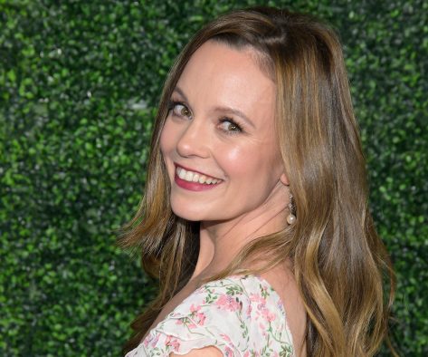 Rachel Boston Dazzles in Swimsuit During "Happy New Year at Dawn"