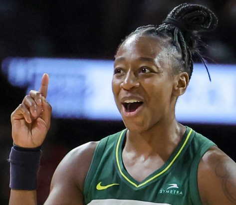 WNBA Star Jewell Loyd in Workout Gear is "Back With My Guy"