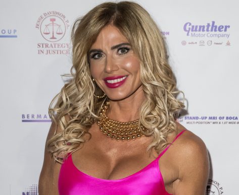 Wrestling Star Torrie Wilson in Two-Piece Golf Outfit Says "Still At It"