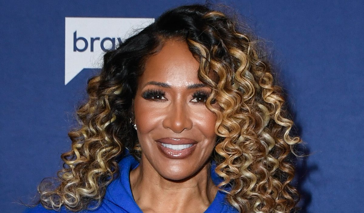 Shereé Whitfield in Workout Gear Does Squats and Says “Stay Thick”