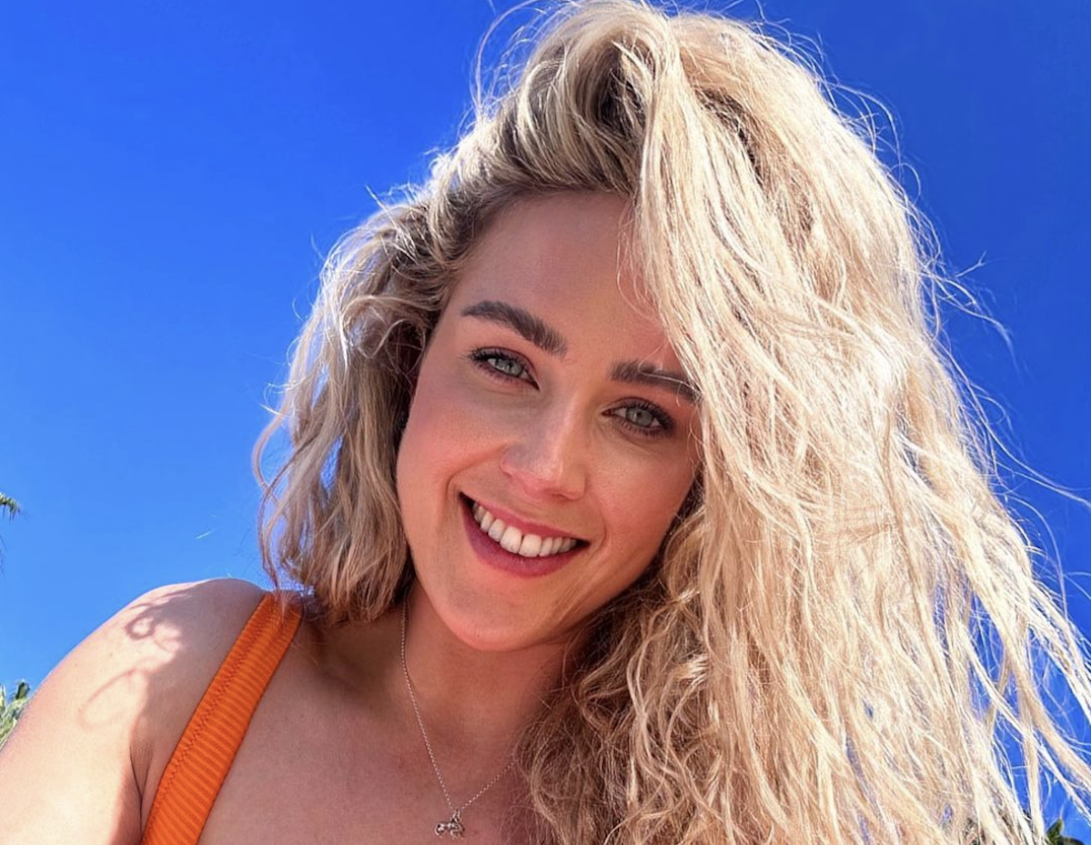 Gladiators Star Sheli McCoy, aka Sabre, in Two-Piece Workout Gear ...